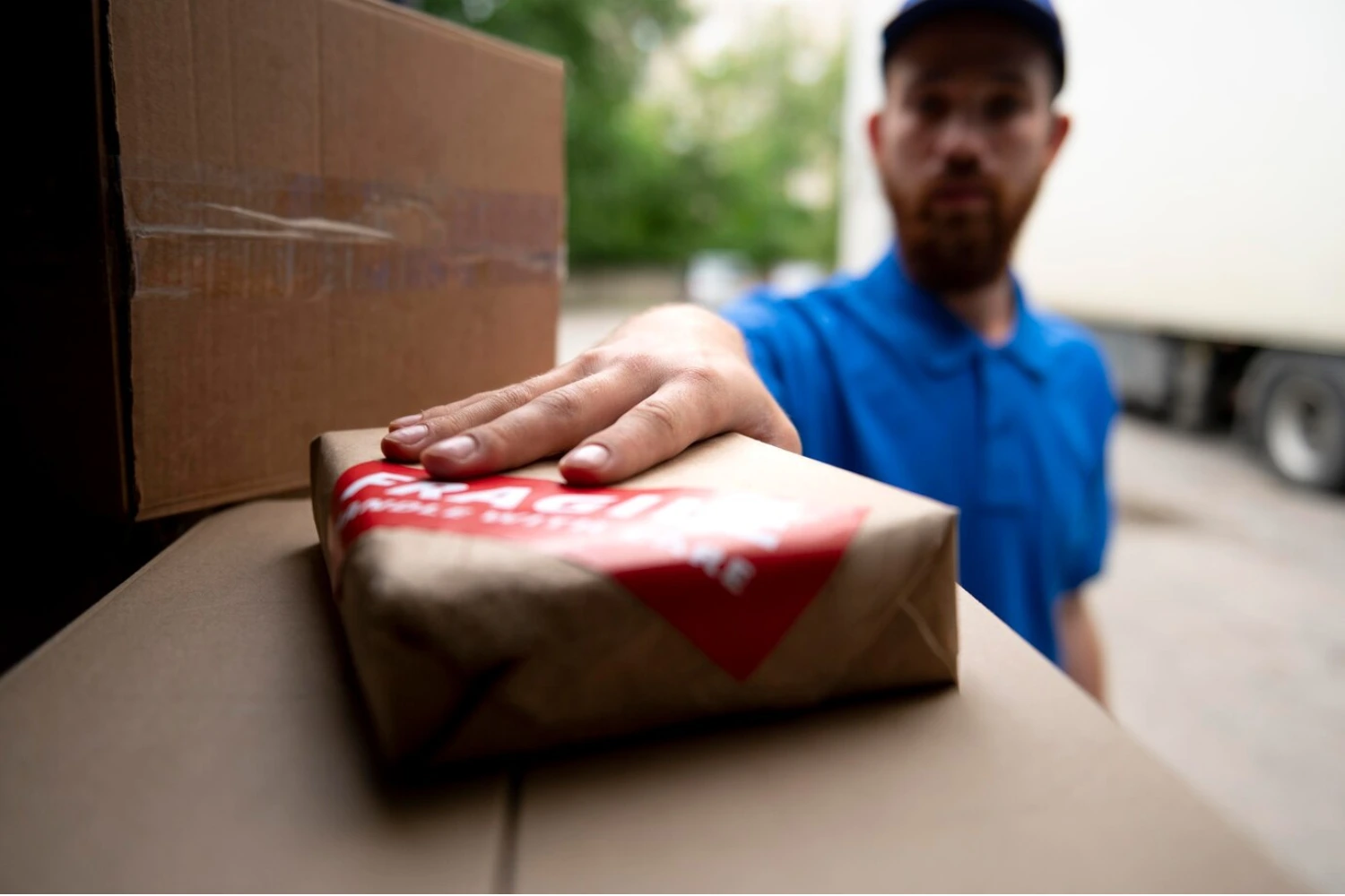 Cheapest Way to Ship a Small Package in 2025